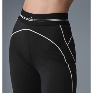 ALO Yoga Black Leggings with White Accents High waist Heart Throb Legging